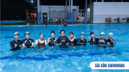 Hình ảnh học bơi dành cho nữ ở Quận Tân Phú